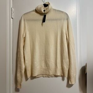 Cream cashmere Ralph Lauren long sleeve turtleneck sweater